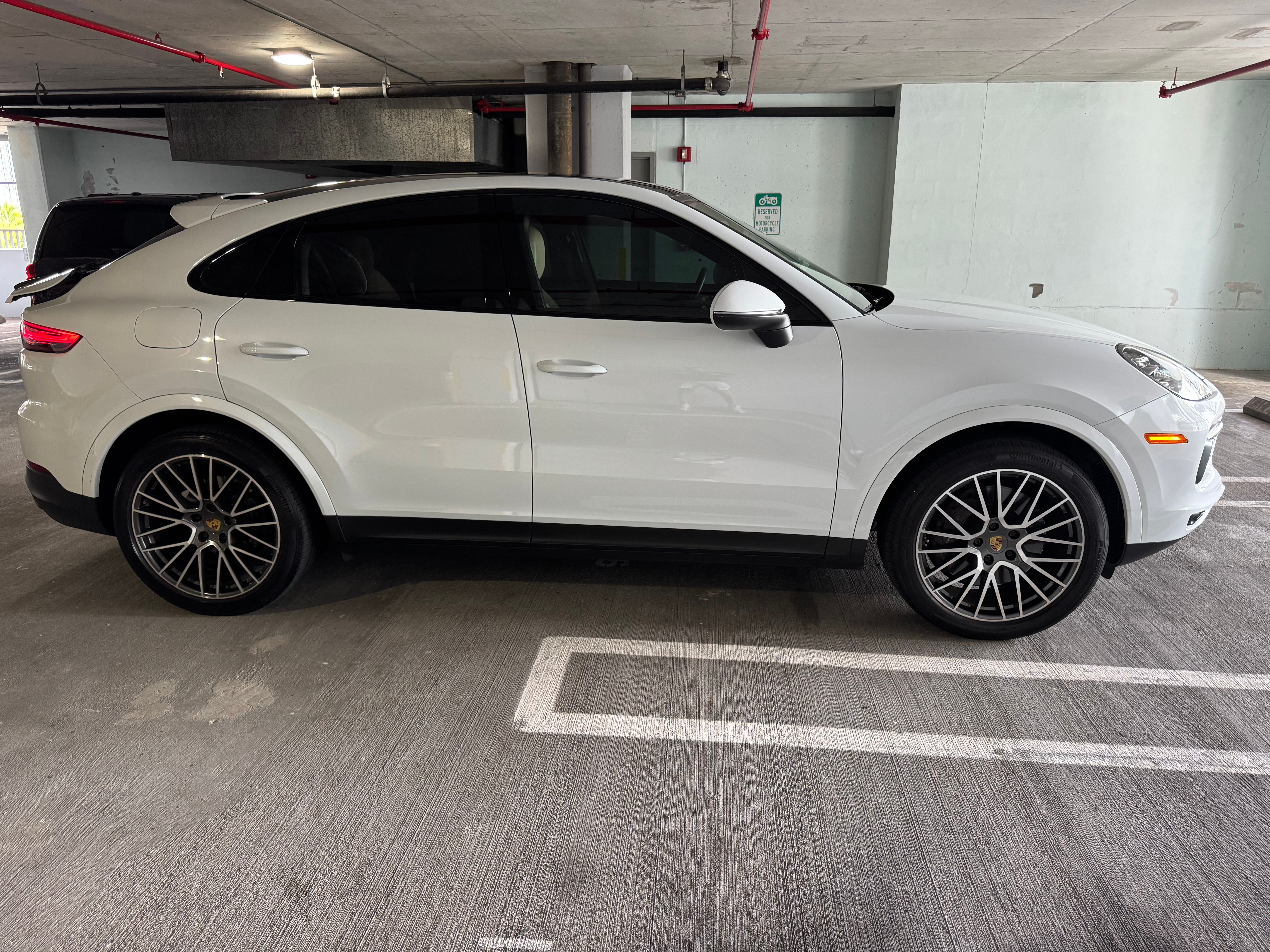 Used 2021 Porsche Cayenne Coupe AWD/4WD image 10