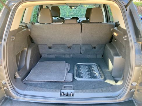 Used 2019 Ford Escape S image 5