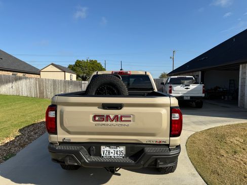 Used 2024 GMC Canyon AT4X w/ AT4X AEV Edition AWD/4WD image 4