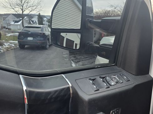 Used 2019 Ford F350 Platinum image 6