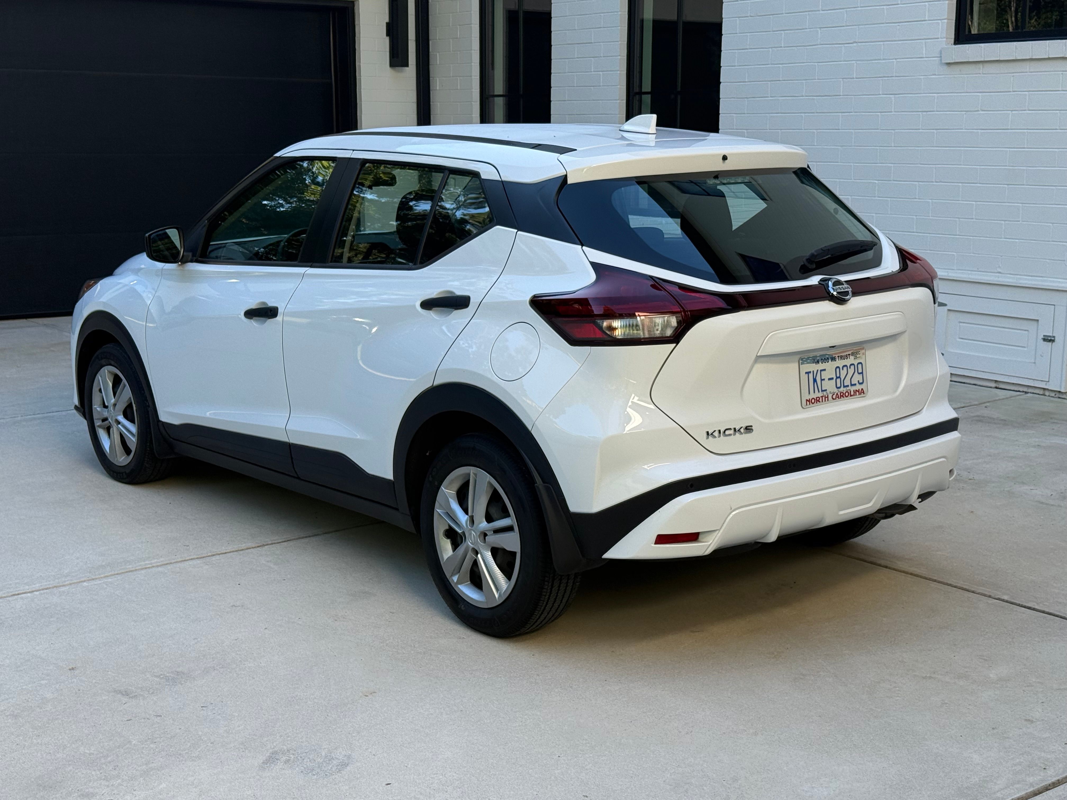 Used 2021 Nissan Kicks S FWD image 6