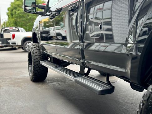 Used 2017 Ford F250 Lariat w/ Lariat Value Package image 5