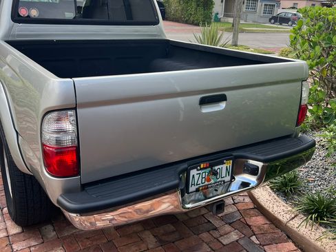 Used 2003 Toyota Tacoma PreRunner image 2