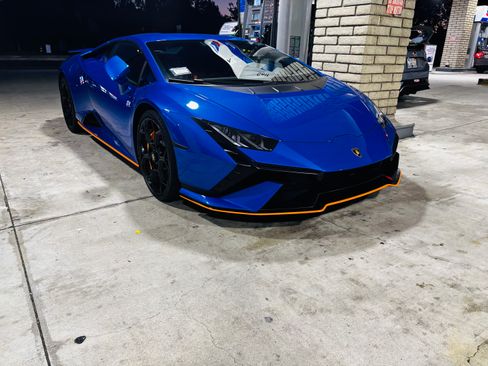 Used 2023 Lamborghini Huracan Tecnica image 5
