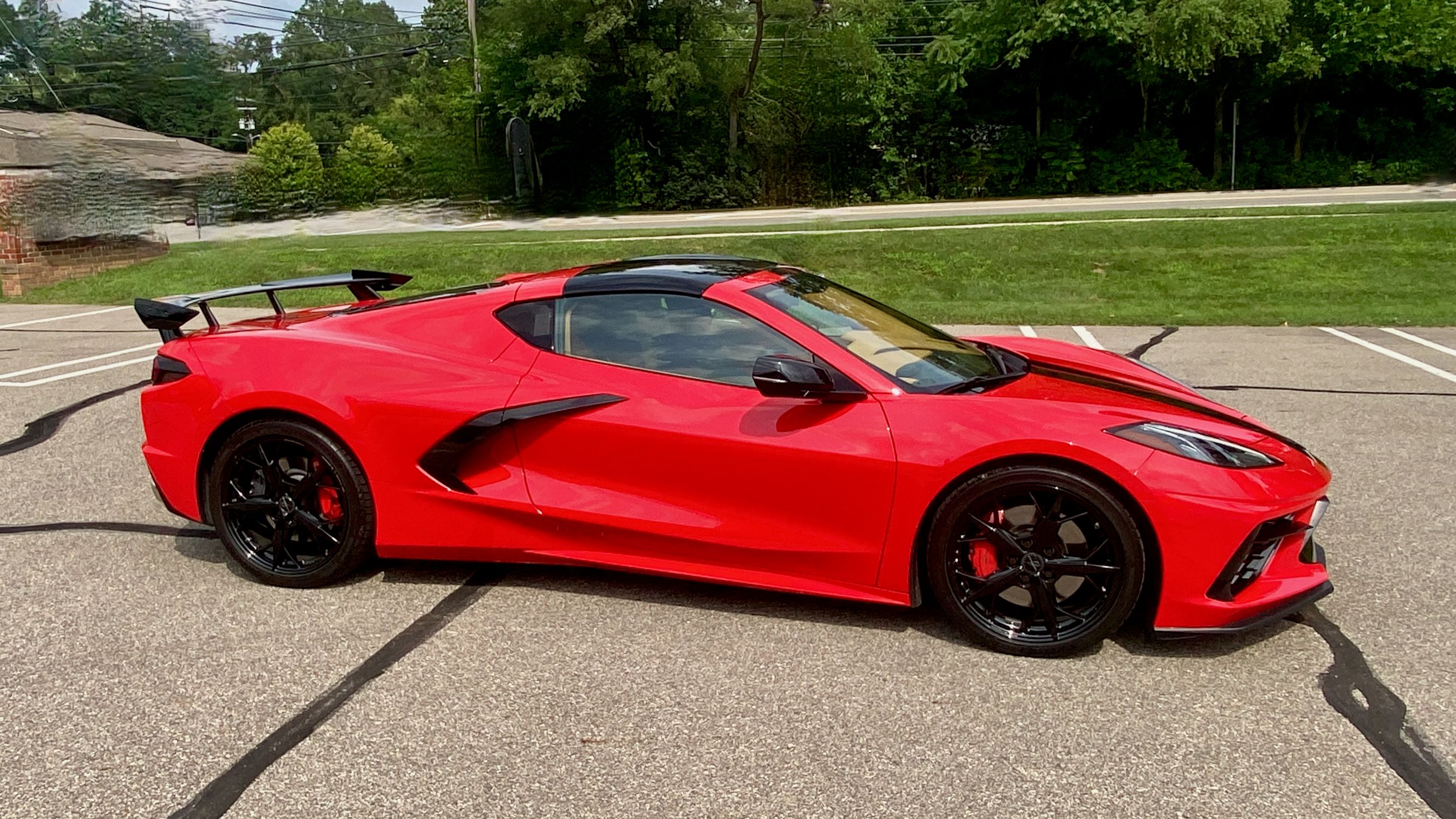 Used 2020 Chevrolet Corvette Stingray Premium Cpe w/ 3LT Preferred Equipment Group RWD image 4