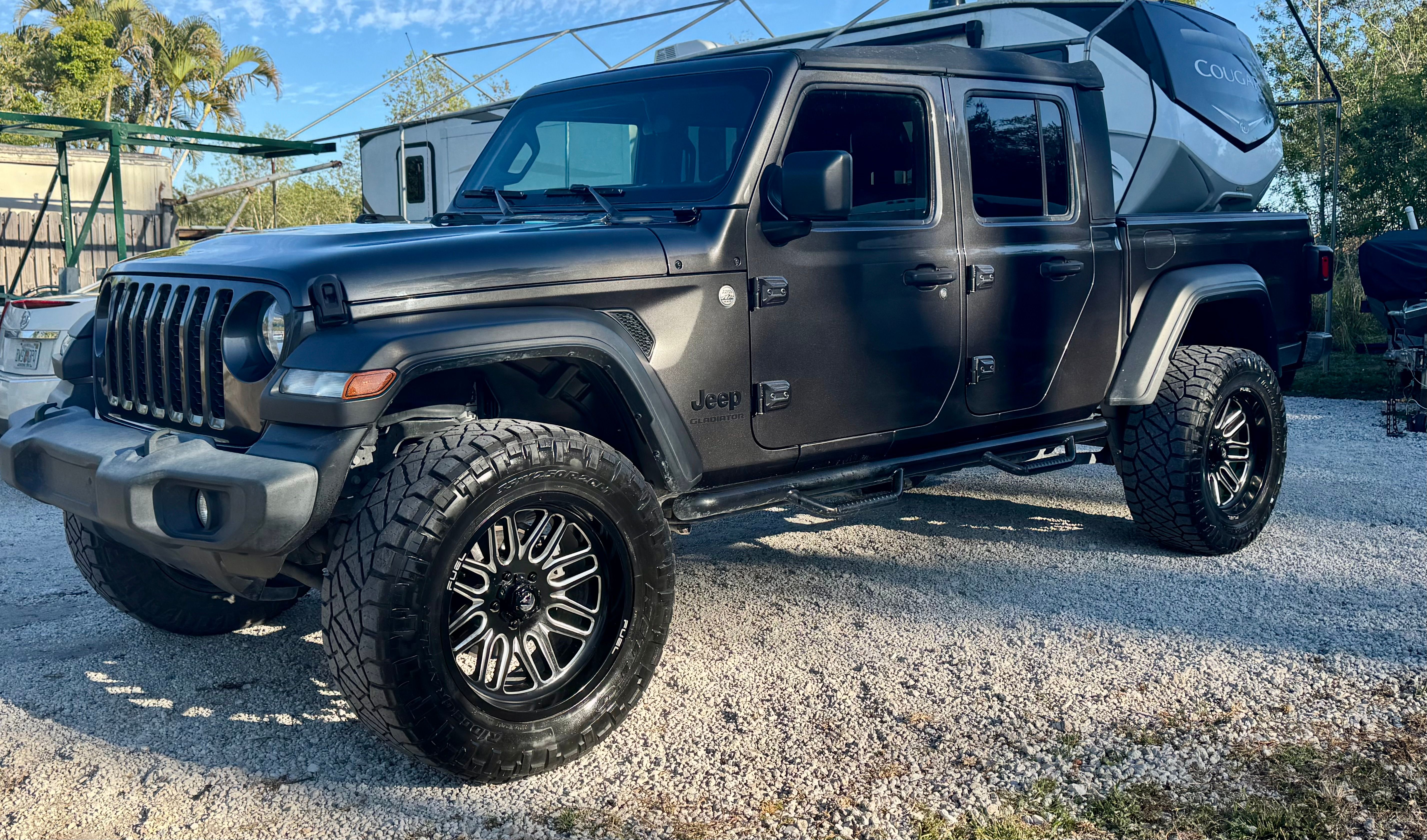 Used 2021 Jeep Gladiator Sport AWD/4WD image 1