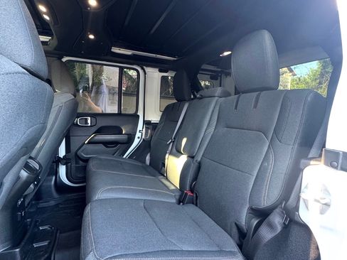 Used 2025 Jeep Wrangler Unlimited Sahara w/ Safety Group image 8