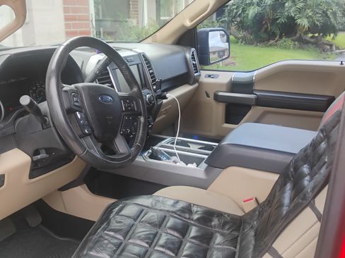 Used 2015 Ford F150 XLT w/ Equipment Group 302A Luxury AWD/4WD image 12
