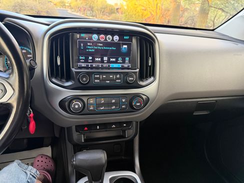 Used 2017 Chevrolet Colorado LT RWD image 11