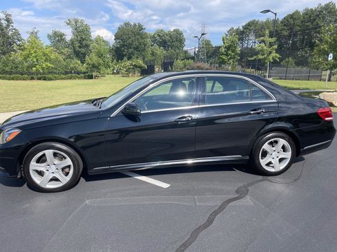 Used 2014 Mercedes-Benz E 350 4MATIC Sedan image 2