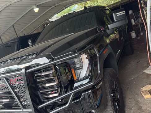 Used 2026 GMC Sierra 2500 AT4X AWD/4WD image 10