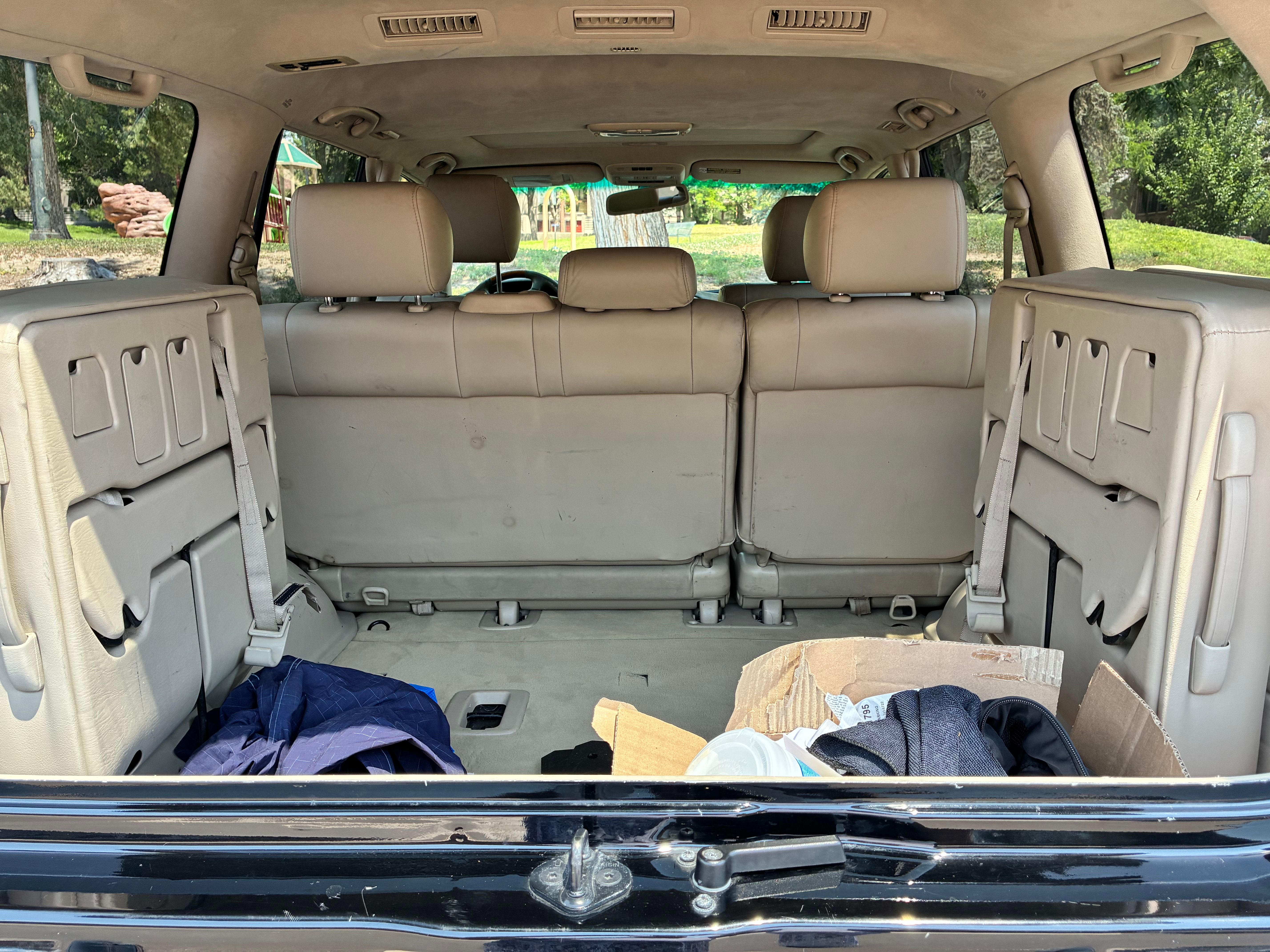 Used 2007 Lexus LX 470 4WD w/ Preferred Accessory Pkg image 6