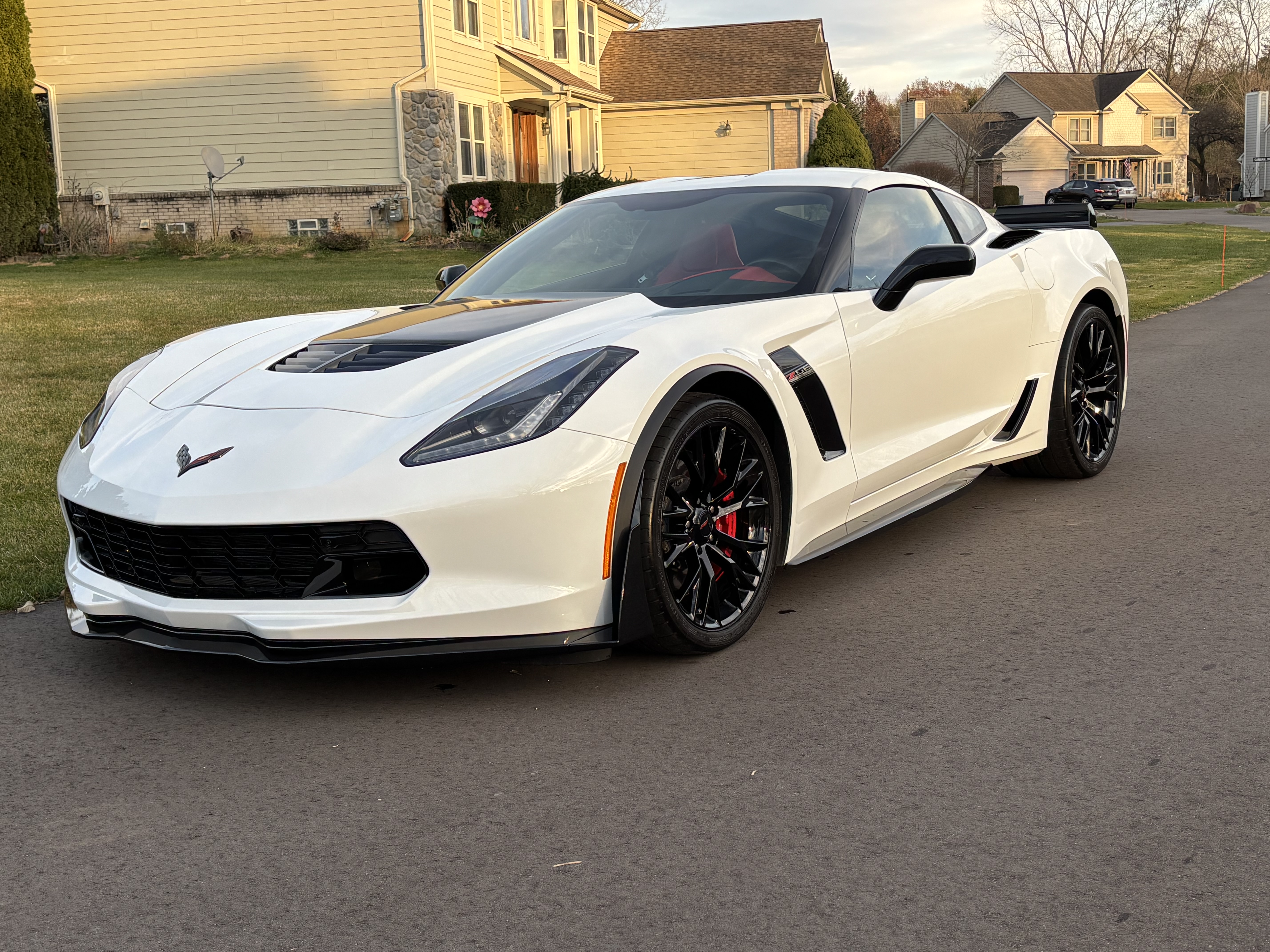 Used 2019 Chevrolet Corvette Z06 RWD image 14