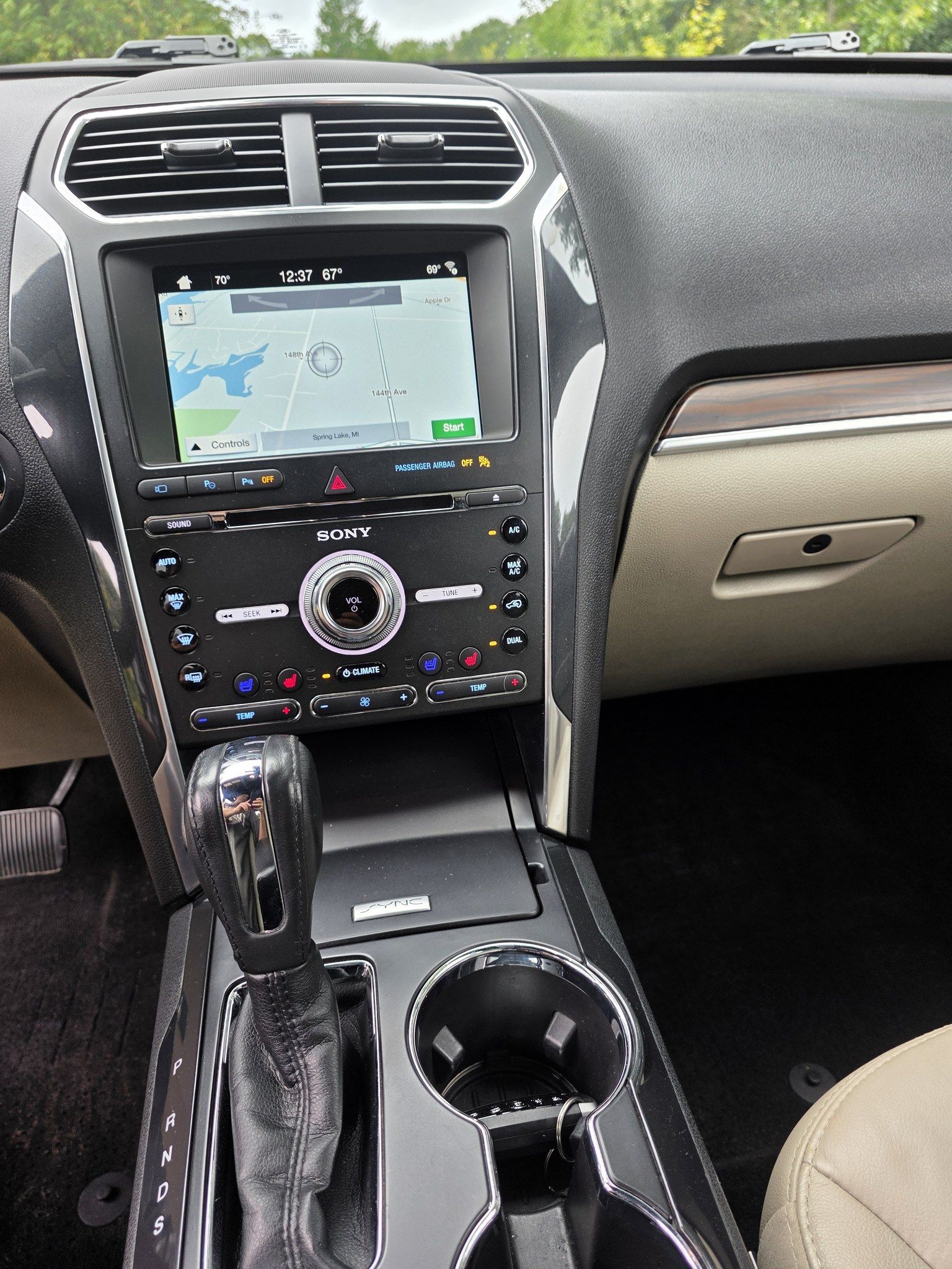 Used 2018 Ford Explorer Limited w/ Equipment Group 301A AWD/4WD image 16