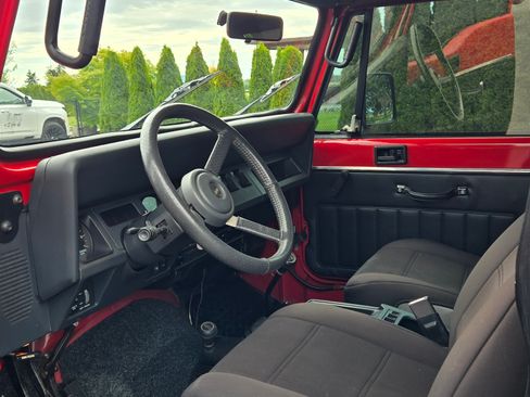 Used 1995 Jeep Wrangler Rio Grande AWD/4WD image 10
