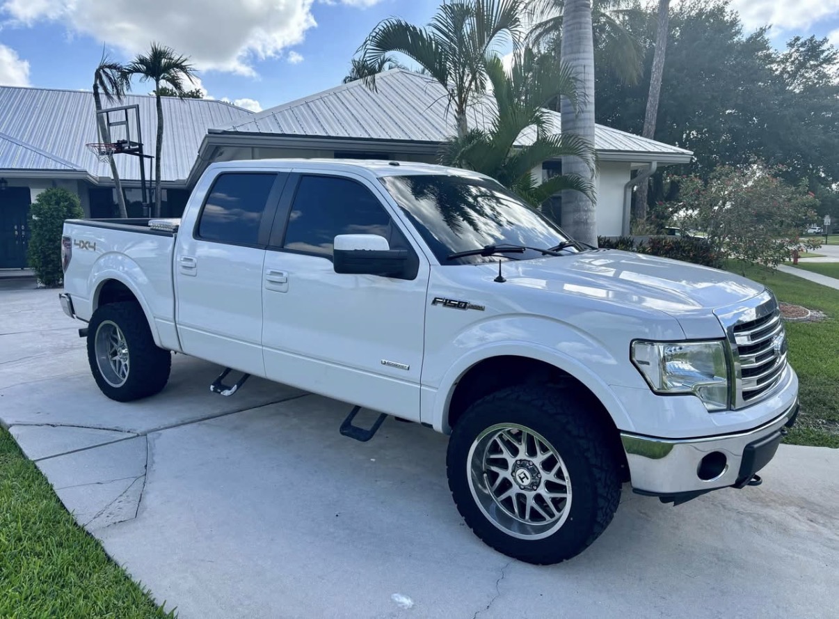 Used 2013 Ford F150 Lariat w/ Mid Equipment Group AWD/4WD image 1
