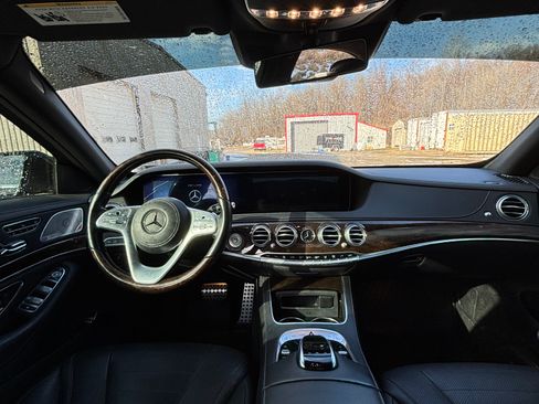 Used 2020 Mercedes-Benz S 560 4MATIC Sedan image 6