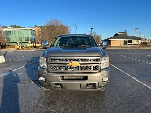 Used 2014 Chevrolet Silverado 2500 LTZ w/ LTZ Plus Package image 4
