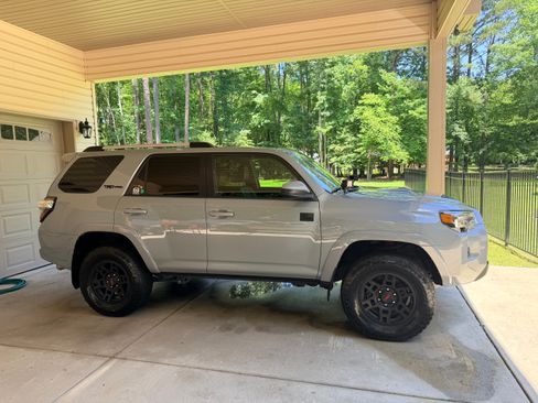 Used 2017 Toyota 4Runner TRD Pro AWD/4WD image 1