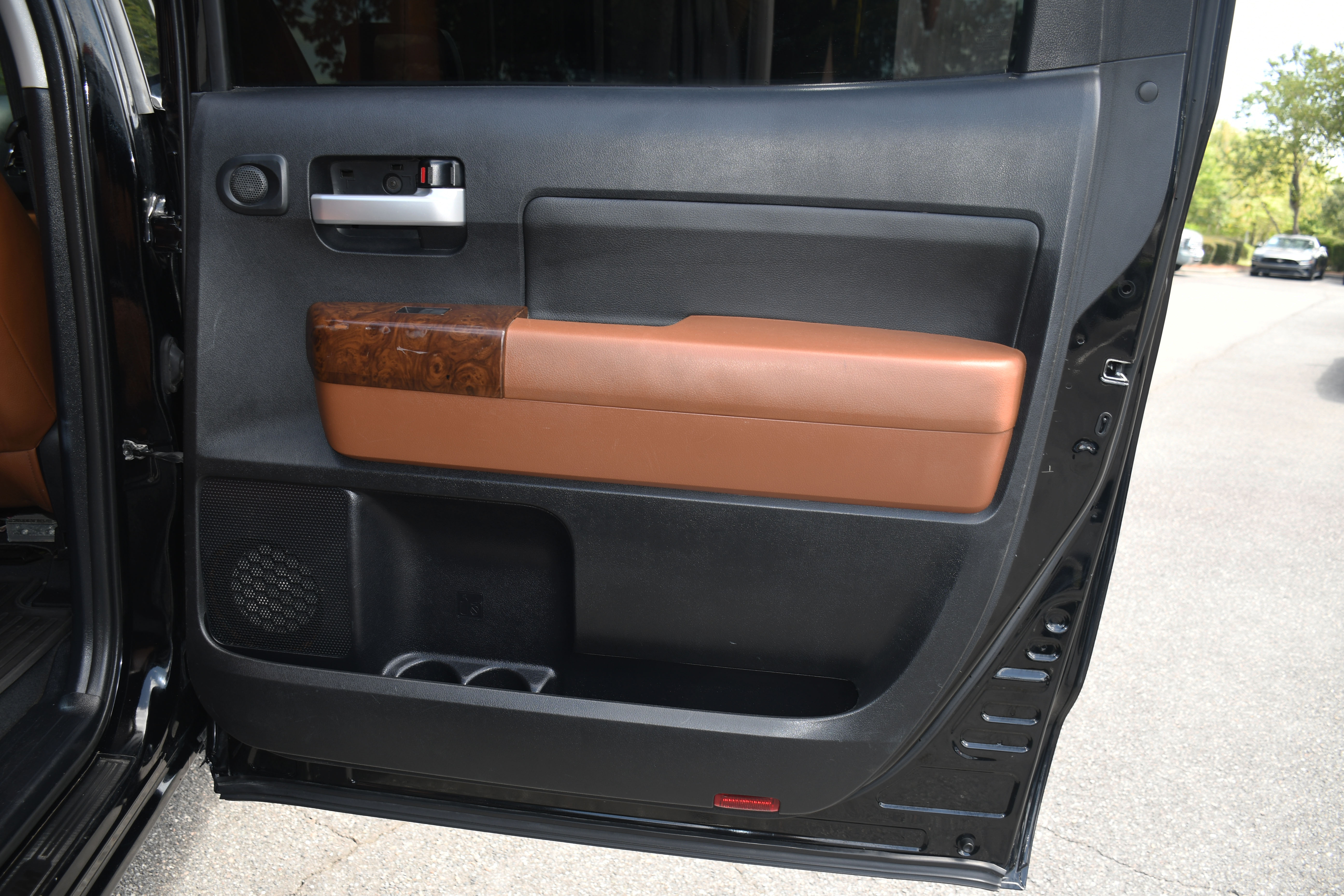 Used 2013 Toyota Tundra Platinum AWD/4WD image 18