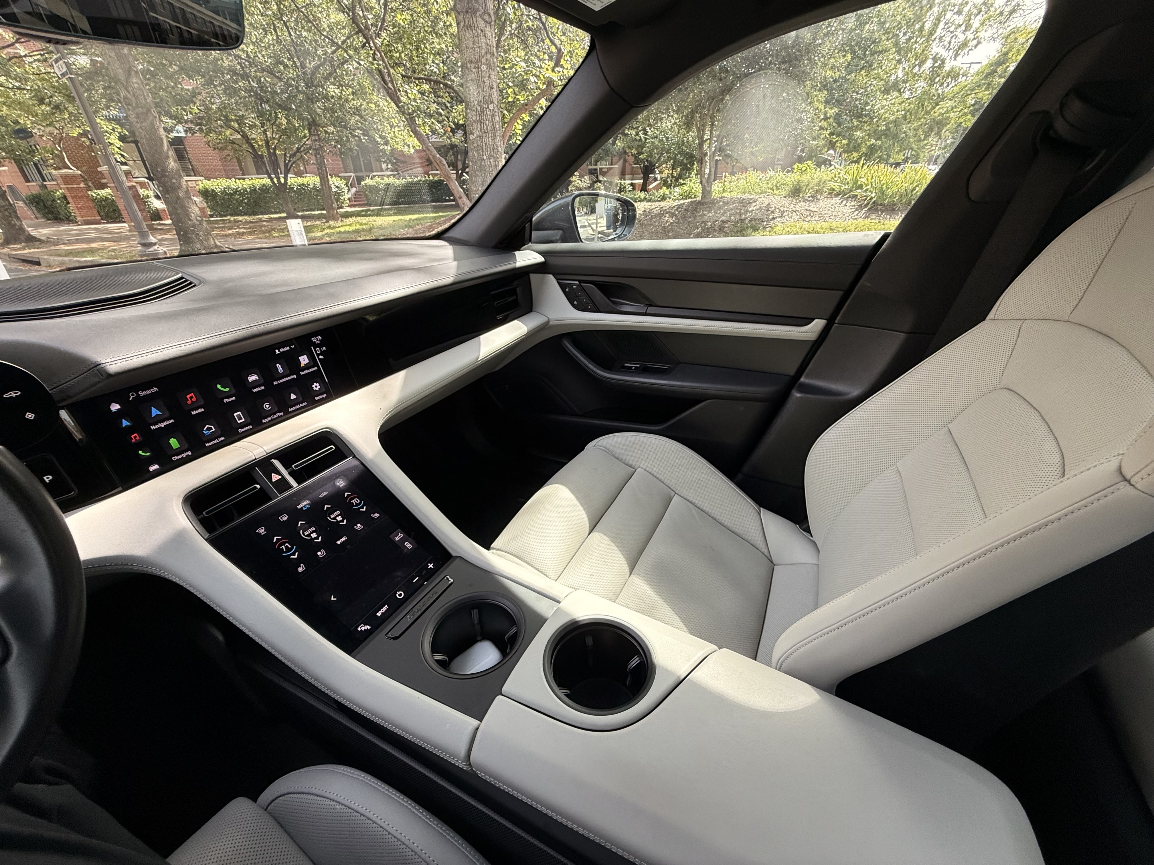 Used 2022 Porsche Taycan 4S AWD/4WD image 6