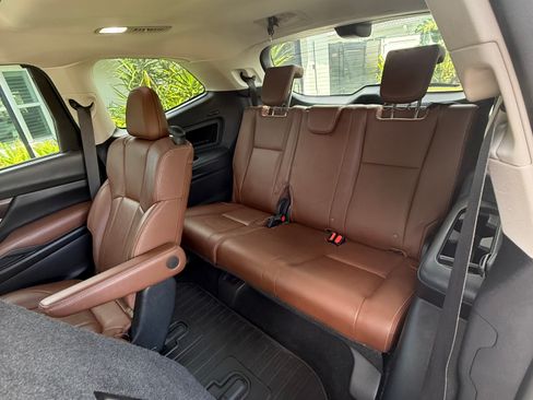 Used 2019 Subaru Ascent Touring w/ Popular Package #2A AWD/4WD image 12