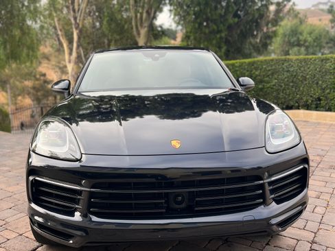 Used 2021 Porsche Cayenne AWD/4WD image 12