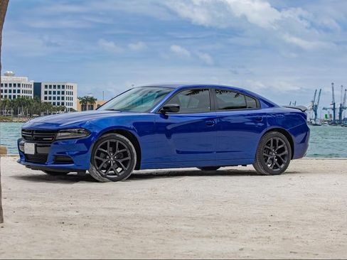 Used 2021 Dodge Charger SXT w/ Blacktop Package image 10
