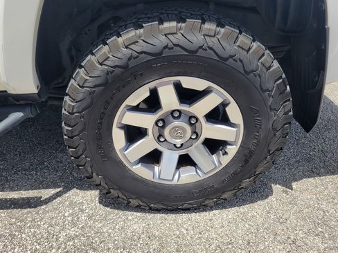 Used 2016 Toyota 4Runner Trail image 12