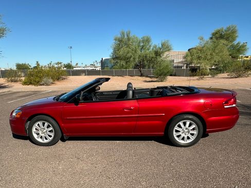 Used 2004 Chrysler Sebring GTC FWD image 5