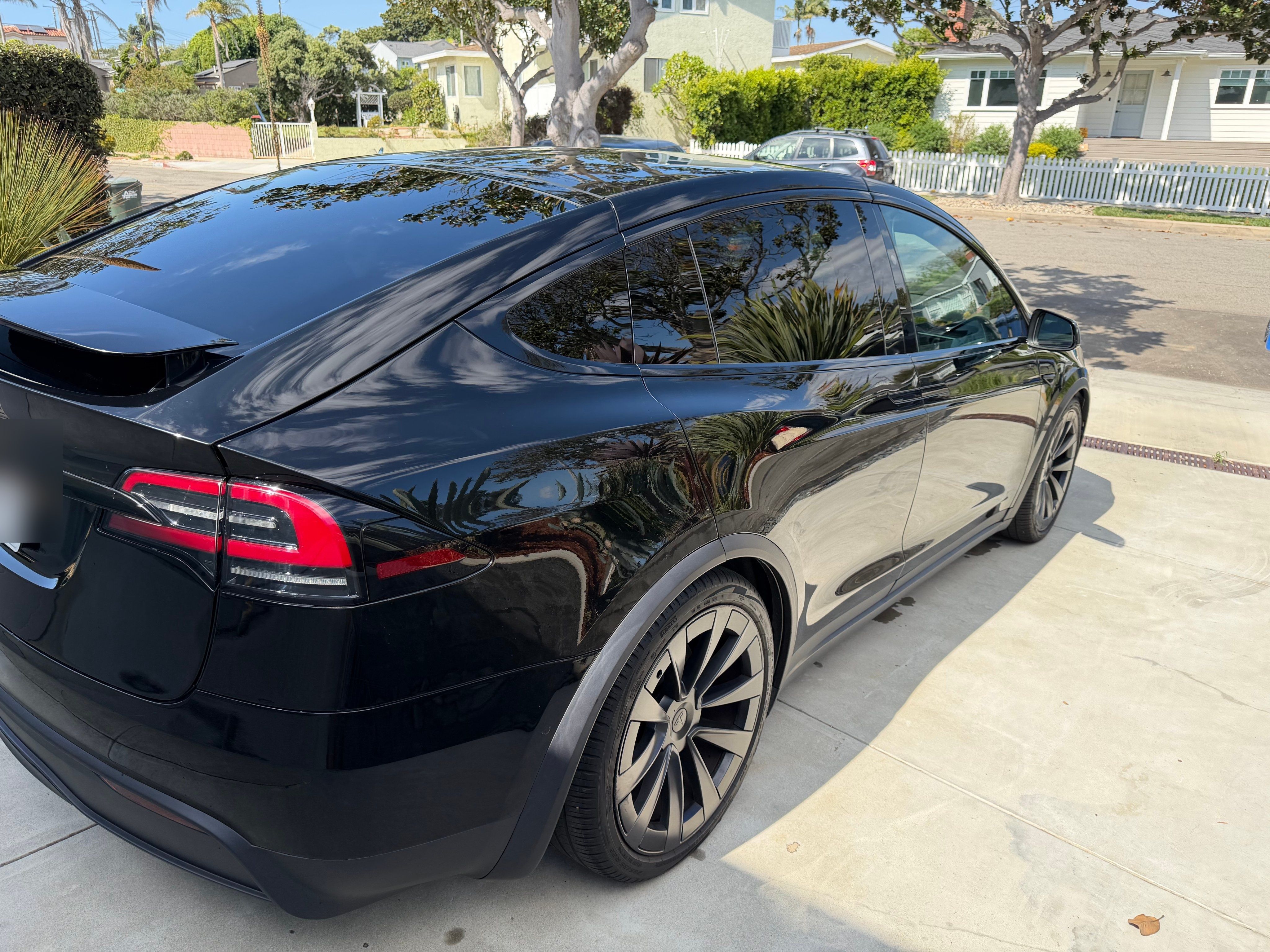 Used 2023 Tesla Model X AWD/4WD image 2