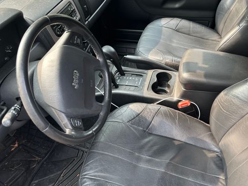 Used 2004 Jeep Grand Cherokee Laredo w/ Cold Weather Group image 9