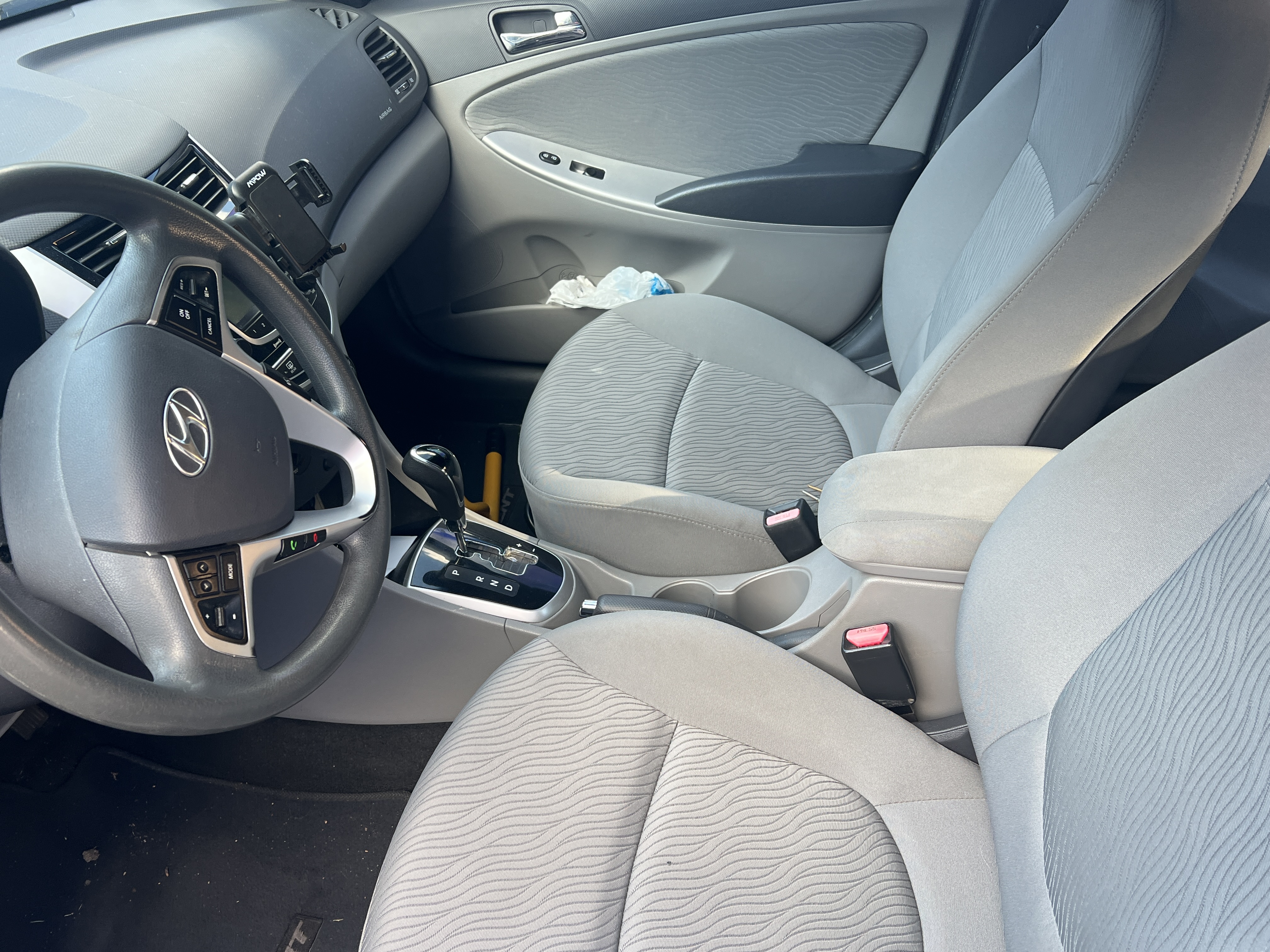 Used 2012 Hyundai Accent GLS w/ Premium Pkg 3 FWD image 8