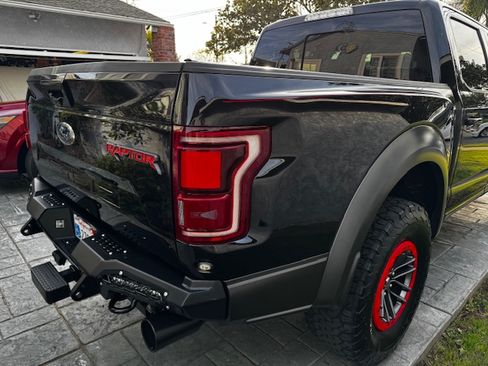 Used 2019 Ford F150 Raptor w/ Equipment Group 802A Luxury image 9