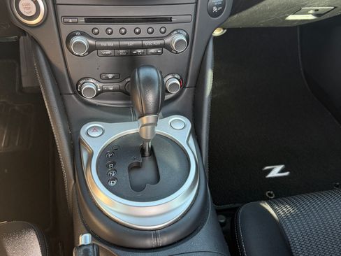 Used 2018 Nissan 370Z Coupe RWD image 15