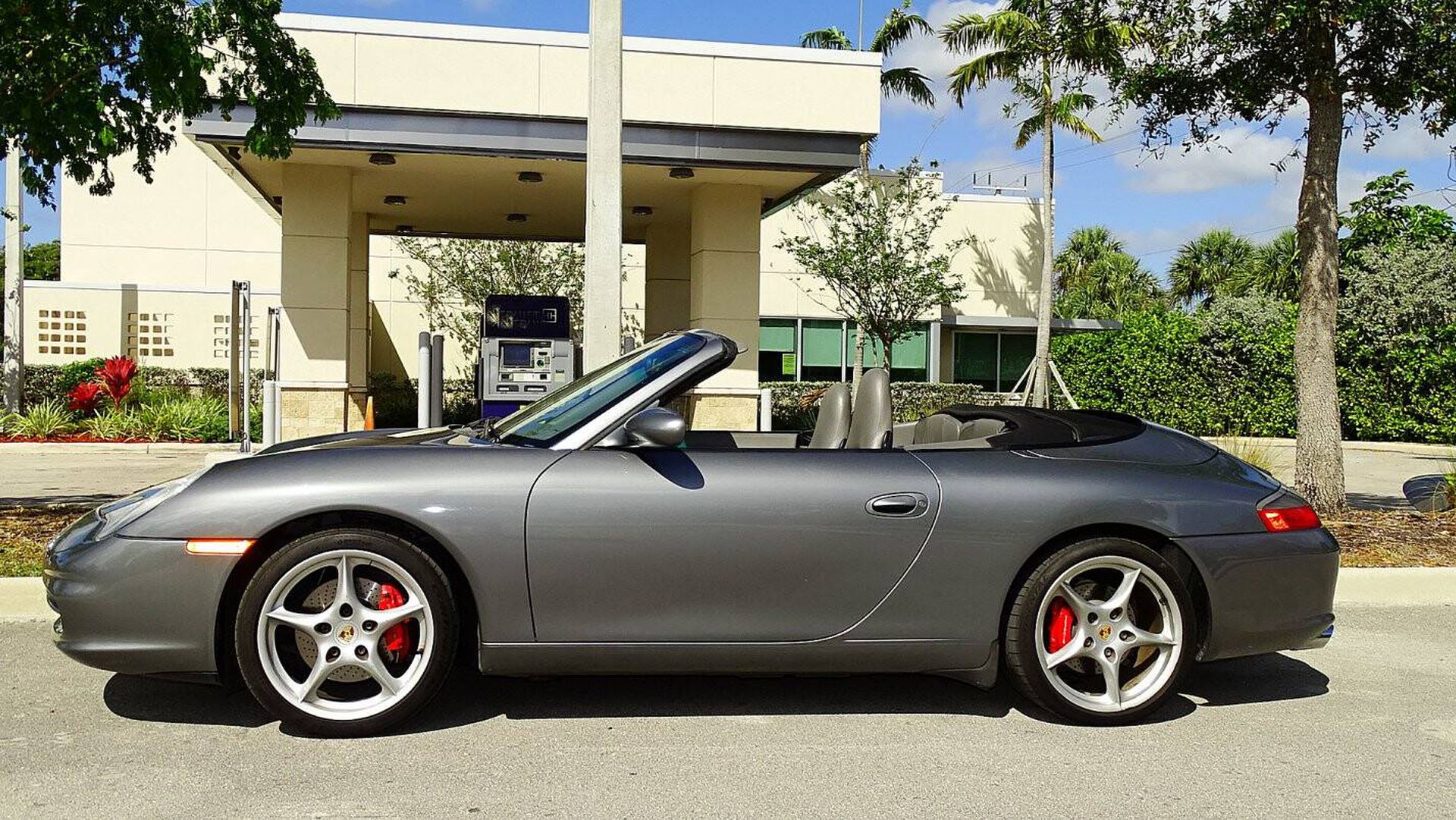 Used 2003 Porsche 911 Carrera 4 AWD/4WD image 10
