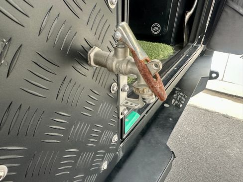 Used 2017 Toyota Tacoma TRD Off-Road image 31