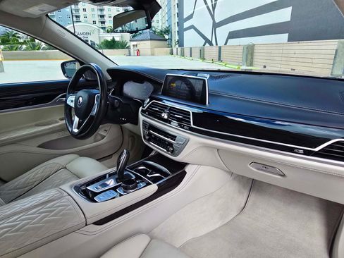 Used 2021 BMW ALPINA B7 xDrive w/ Luxury Rear Seating Package image 12