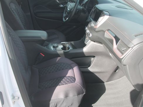 Used 2024 GMC Terrain AT4 w/ Infotainment Package II image 8