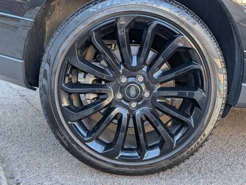 Used 2022 Land Rover Range Rover Autobiography image 11