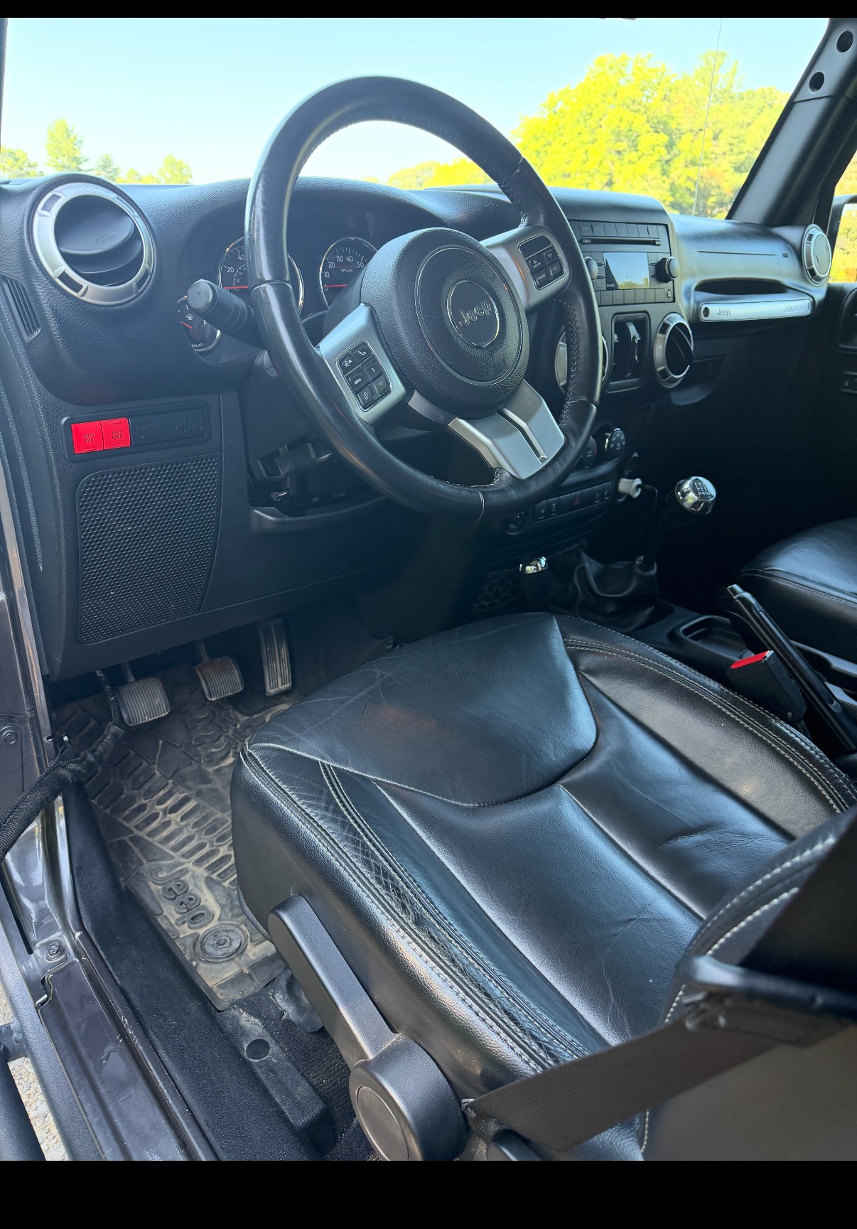 Used 2016 Jeep Wrangler Unlimited Rubicon AWD/4WD image 6