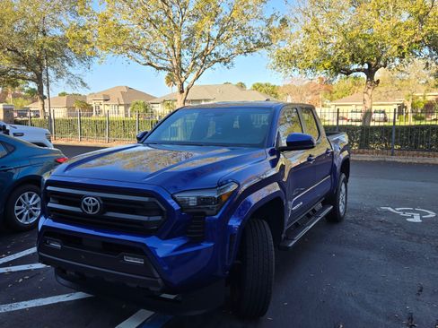 Used 2025 Toyota Tacoma SR5 image 9