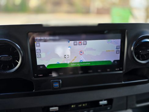 Used 2022 Mercedes-Benz Sprinter 3500 image 11