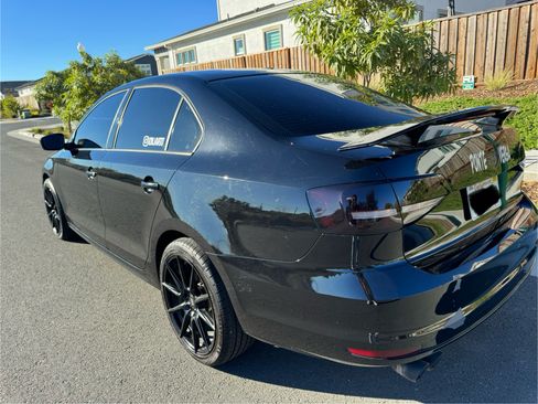 Used 2015 Volkswagen Jetta S image 4