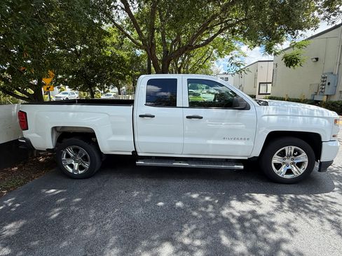 Used 2018 Chevrolet Silverado 1500 Custom w/ Custom Value Package RWD image 4