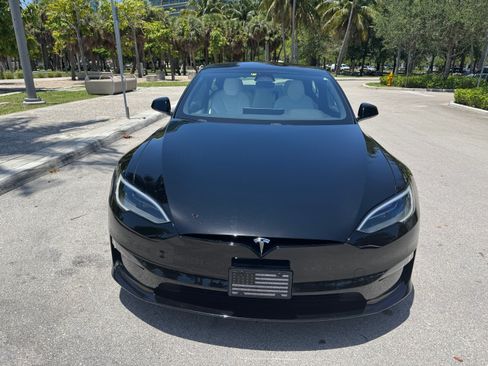Used 2023 Tesla Model S Standard Range image 2