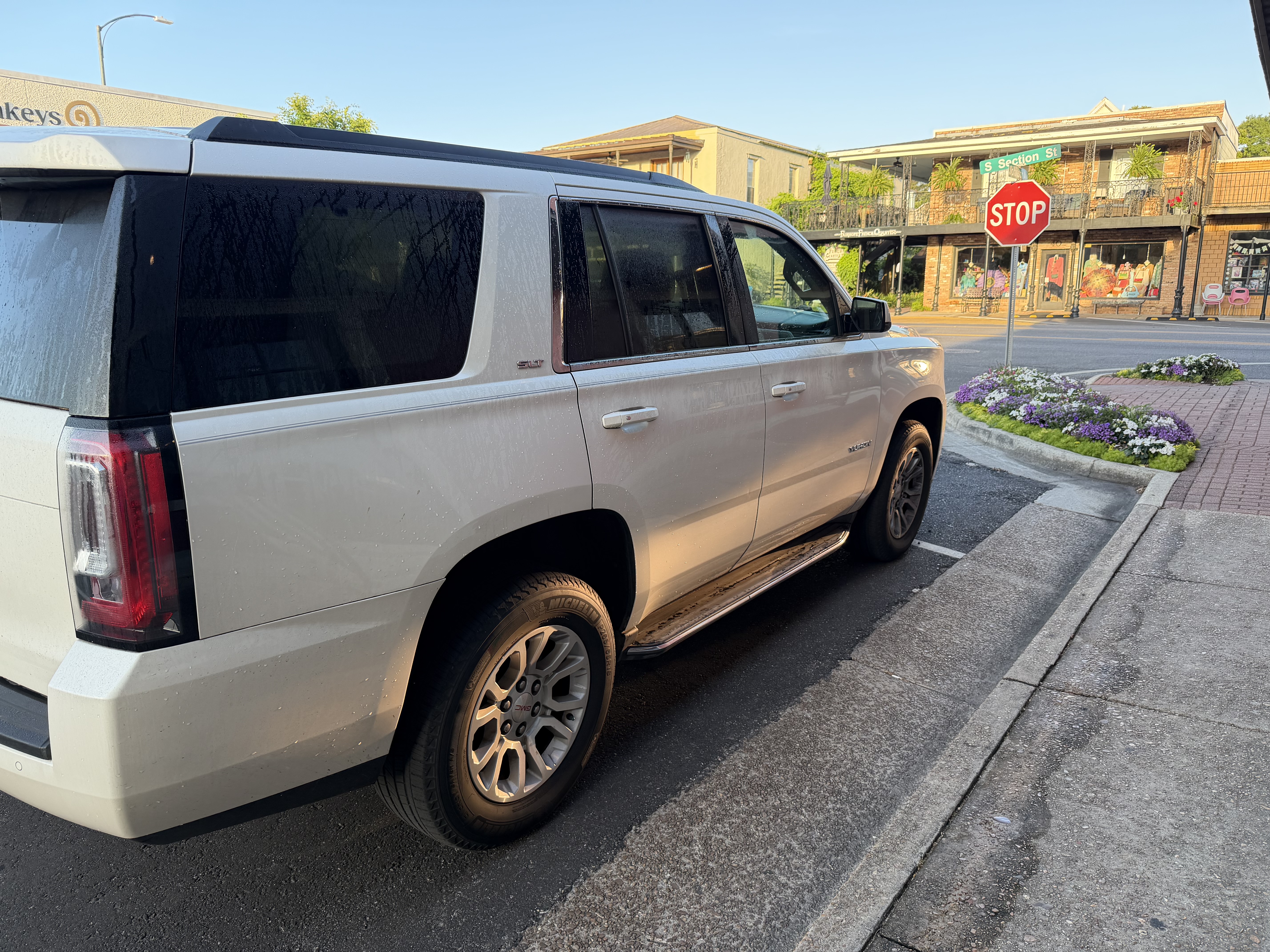 Used 2015 GMC Yukon SLT w/ Open Road Package RWD image 2