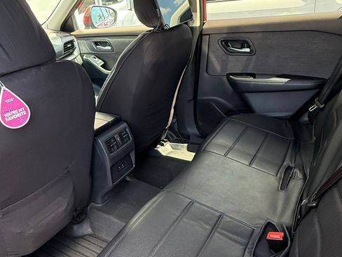 Used 2022 Nissan Rogue SV FWD image 14
