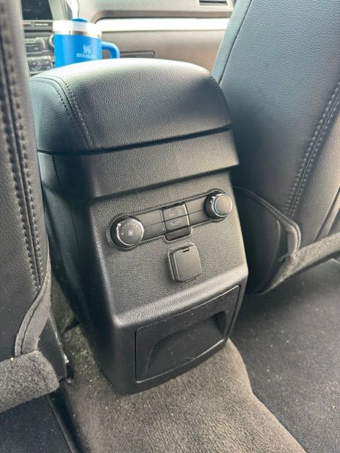 Used 2017 Ford Explorer XLT w/ Equipment Group 202A FWD image 12