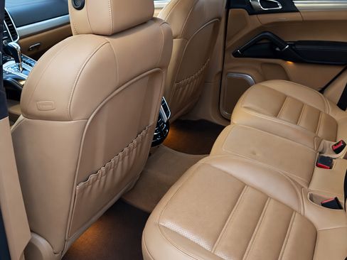 Used 2014 Porsche Cayenne image 9